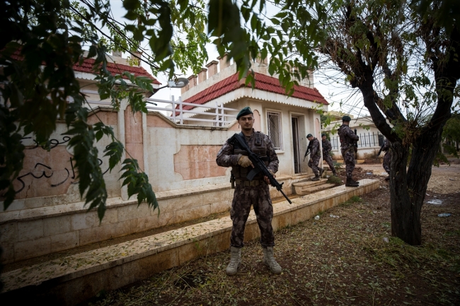 Afrin’de güvenlik özel harekat timlerine emanet